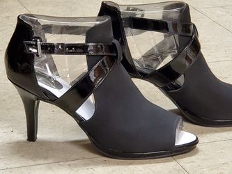 Blk Peeptoe Bootie 9.5