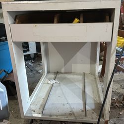 Table/Cabinet 