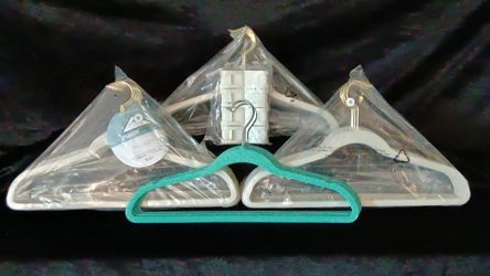 31 brand new, Joy Mangano velvet covered hangers & pants hangers with clips