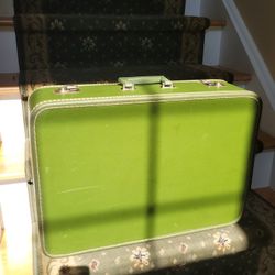 Vintage 1950s / 1960s Avacado Green Suitcase 