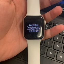 Locked Apple Watch 5