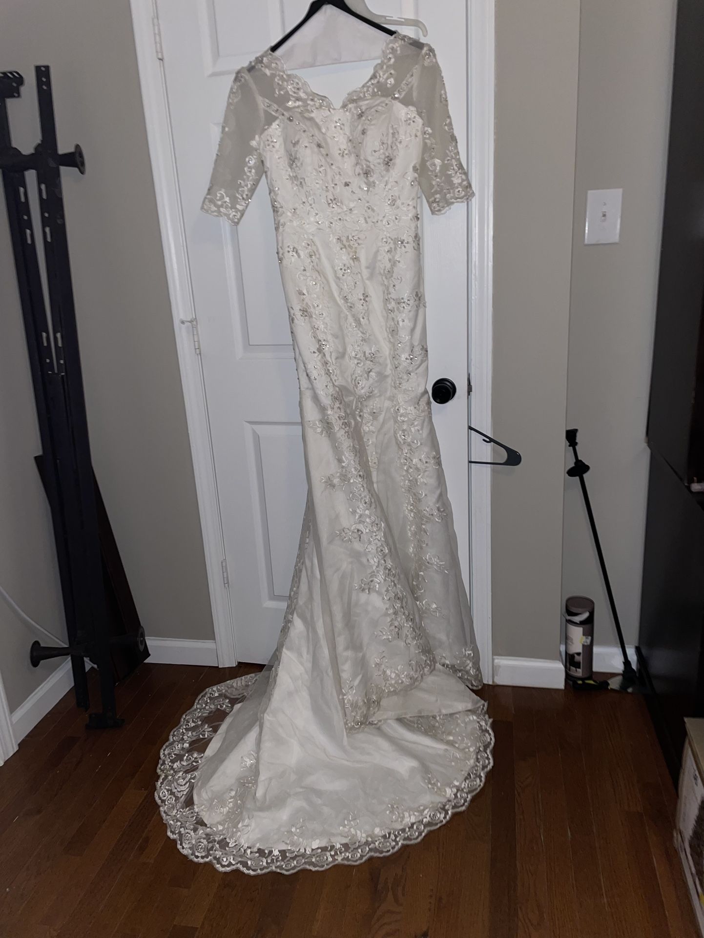 Almost new wedding dress!