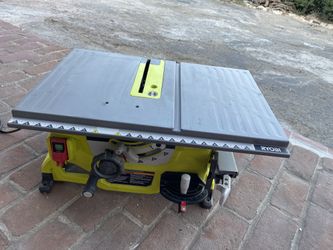 Like New 8-1/4 in. Compact Portable Corded Jobsite Table Saw (No Stand)