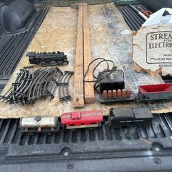 Vintage Train Set With Track And Transformer