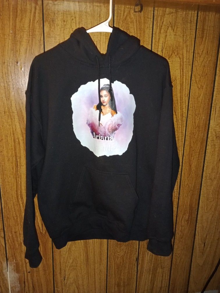 🩷  Ariana Grande Hoodie* Medium - Still Available 