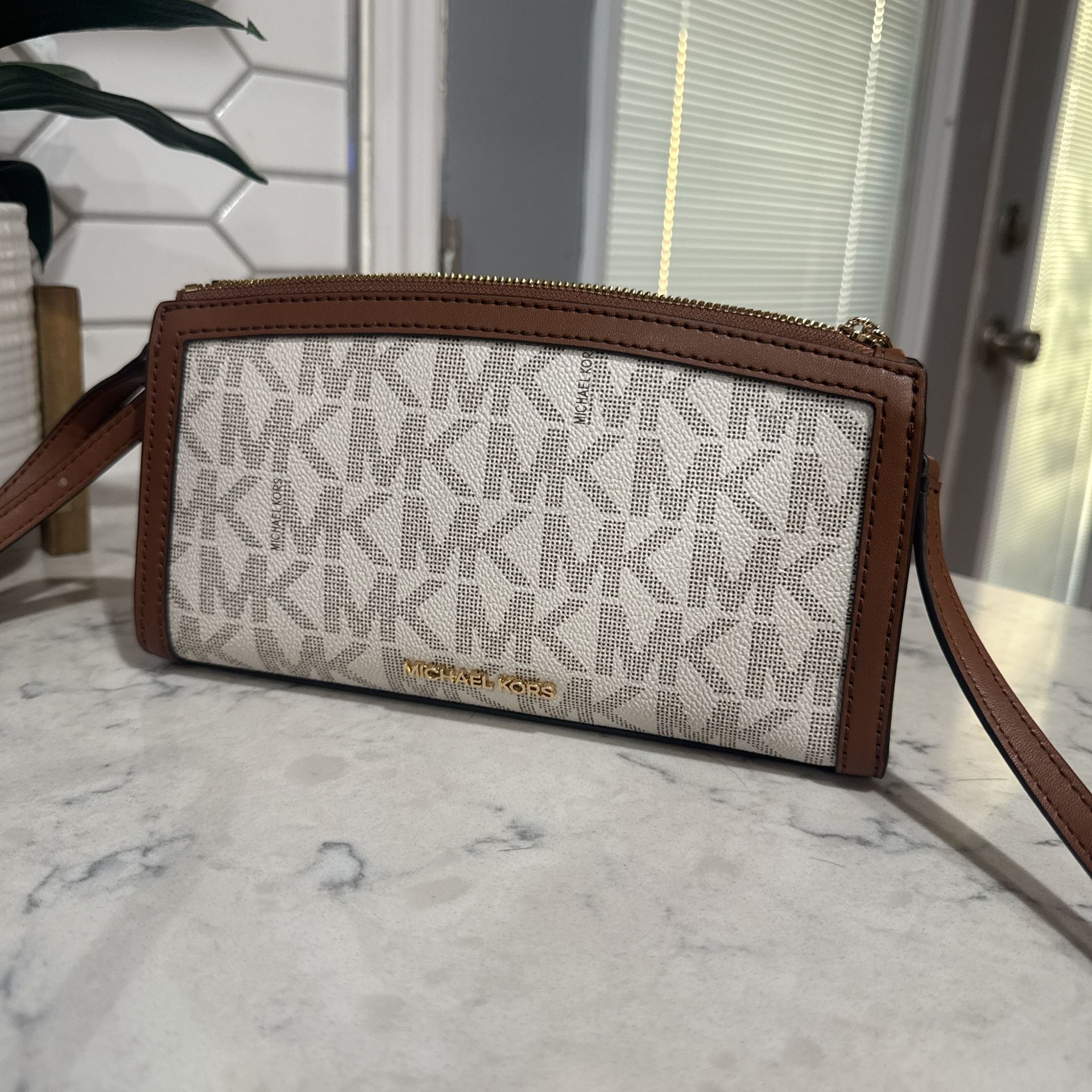 Michael Kors Jet Set crossbody 
