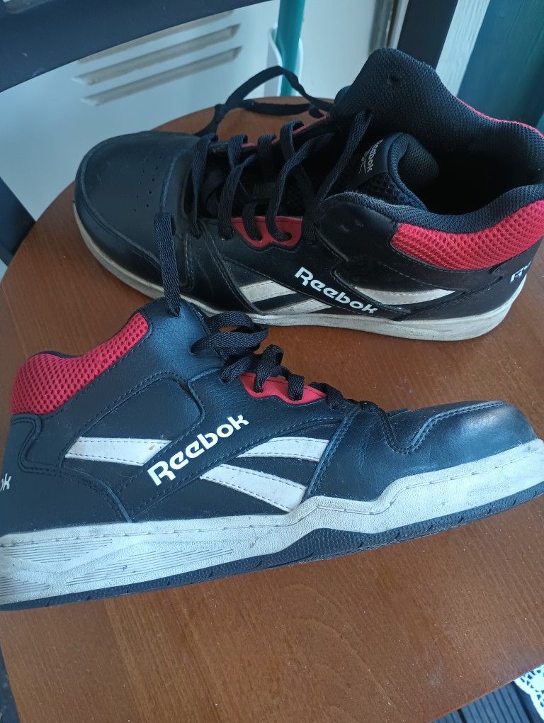 Reebok Men Size 8 Shoes
