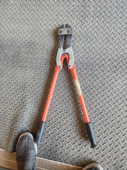 Decent bolt cutter