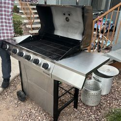 Char-Broil Performance 5-Burner Propane Grill – Works Great