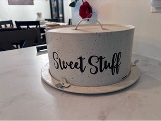 Cake holder metal