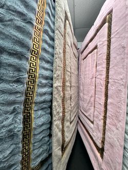 Plush Blanket with Greek Key Gold Trim