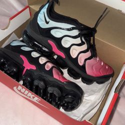 Nike Vapor max plus (pink,blue,black)