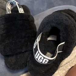 Black Ugg Slippers 