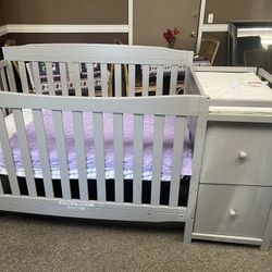 Crib With 2 Drawers And Changing Table Plus A Shelf For Hygiene Stuff