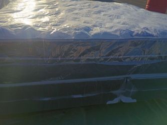 Brand new King size pillowtop mattress and box spring free delivery depends on location