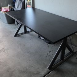 Electric Standing Desk – 30” x 60” – Like New