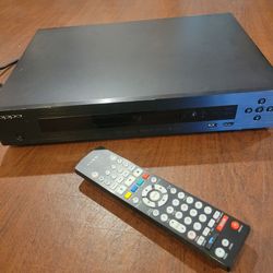 Oppo BDP-103 Blu-ray Player with Power Cord and remote control. High-End
Universal Player. Pre-owned, in good working and cosmetic shape. Please
see