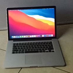 15” MacBook Pro Retina i7 Processor 256gb SSD 8gb Ram Come With Charger good Condition year Late 2013
