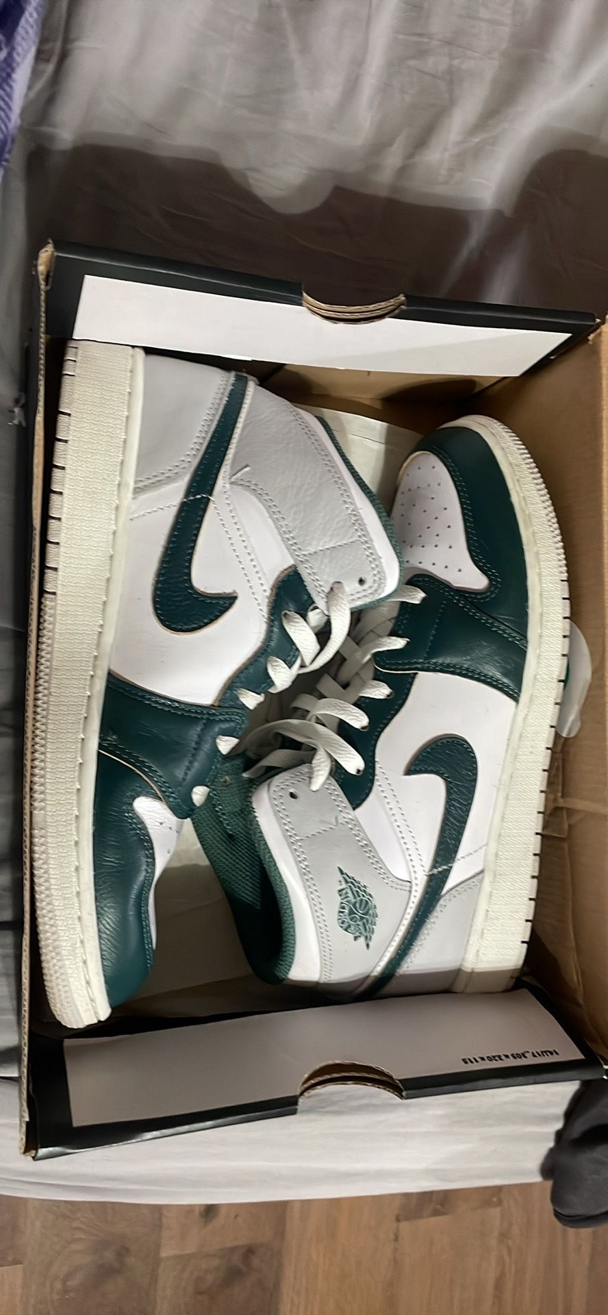 air jordan 1 mid se white and green