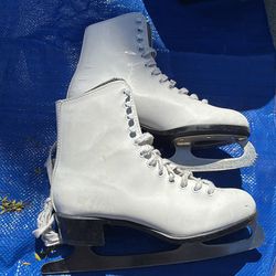 Size 6, Figure Ice Skates