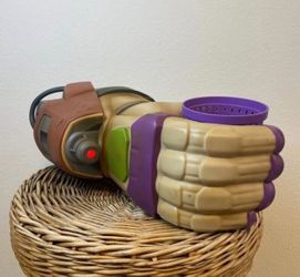 BUZZ LIGHTYEAR GAUNTLET CUP HOLDER