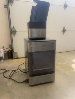 Profile ice maker