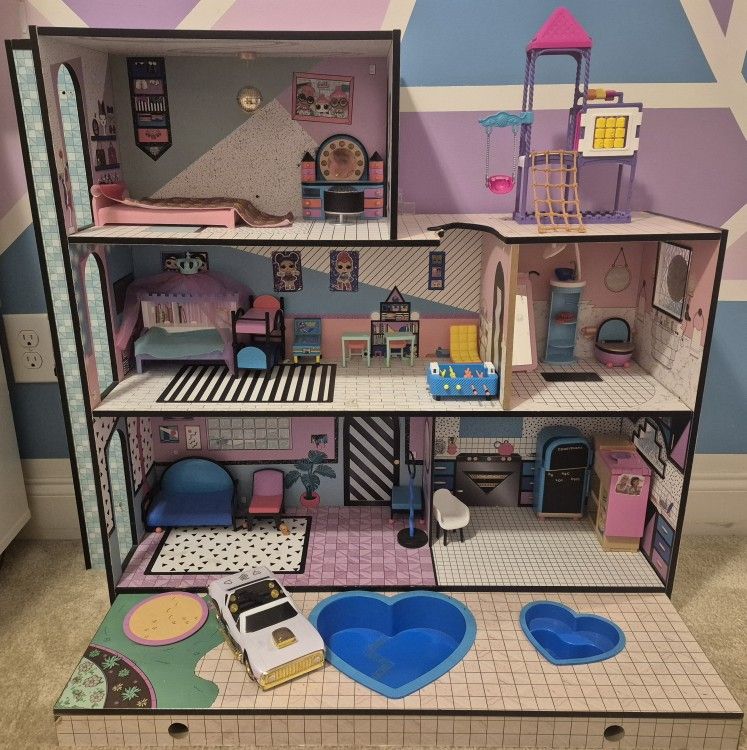 LOL Doll House - $40