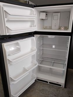 Black top freezing bottom cooling with warranty Delivery Available fee depends on address 🛣️🏠🛻