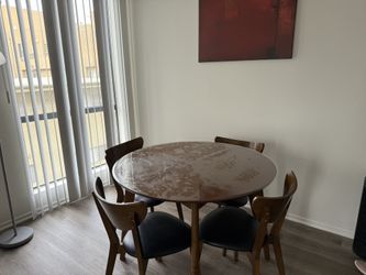 Expandable dining Table 