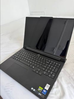 Lenovo legion i7 pro RTX 5090 /64GB Gaming Laptop
