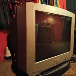 20 Inch Magnavox 20 Inch Flat Screen CRT TV 