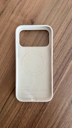 Elago White Silicone Phone Case with MagSafe