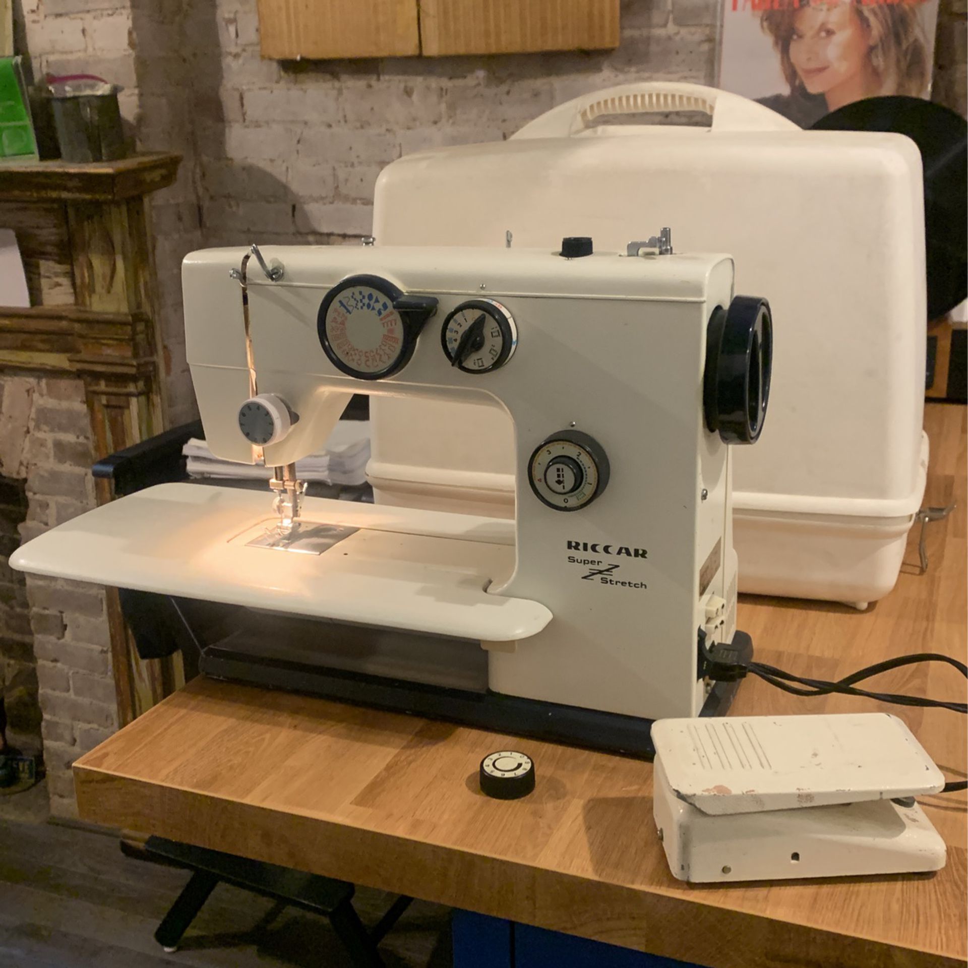 Riccar Super stretch SEWIMG MACHINE