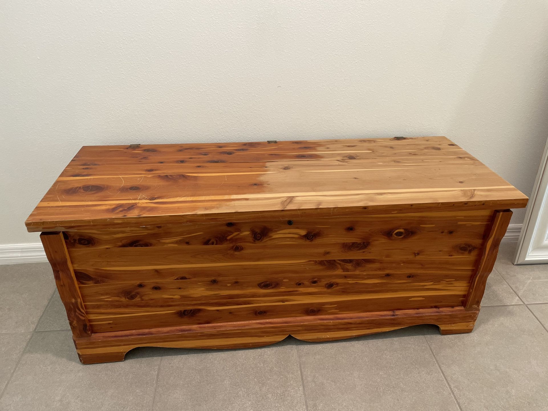 Cedar Wood Chest Trunk Murphy Authentic 4023
