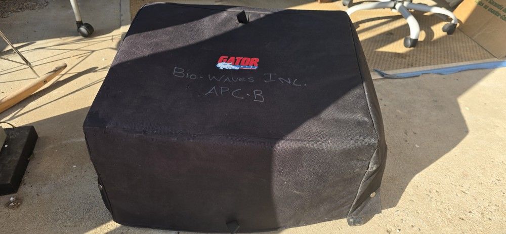 Gator GDJ-10X6 Molded PE Slant Top DJ Console Rack Case