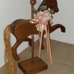 19 Items:Solid Wood Carved Horse Statue,vacuum Bag 