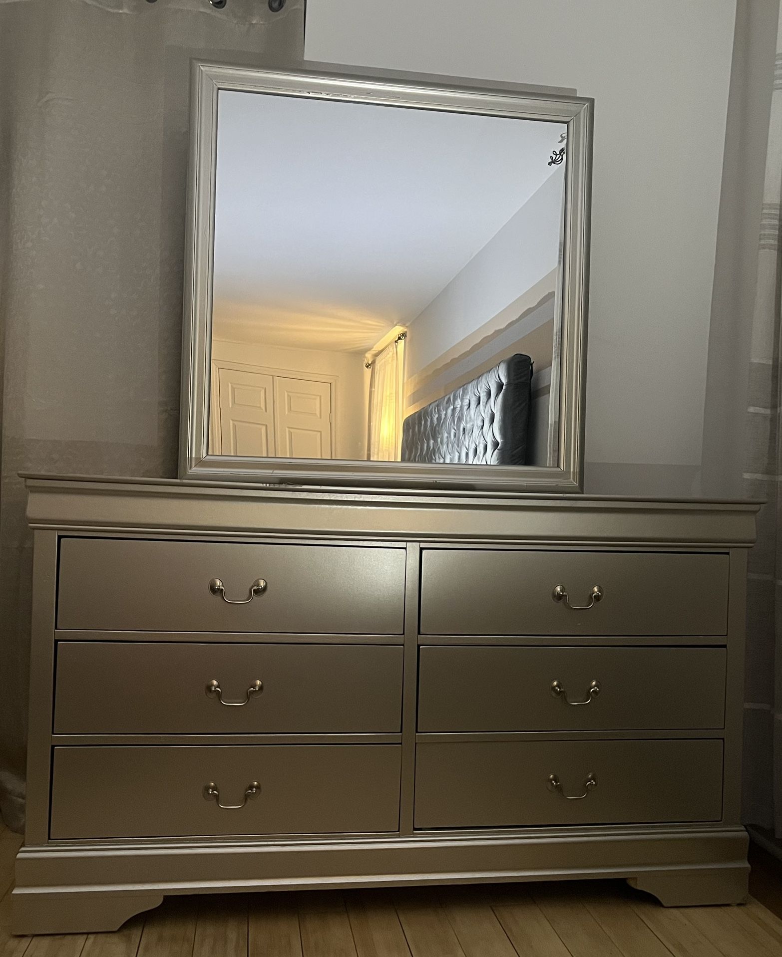 Dresser with mirror