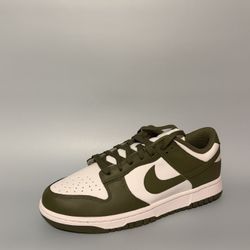 Nike Dunk “Medium Olive” Size 9 Men’s