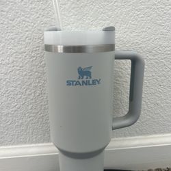 stanley Cup With 3 New Straws 