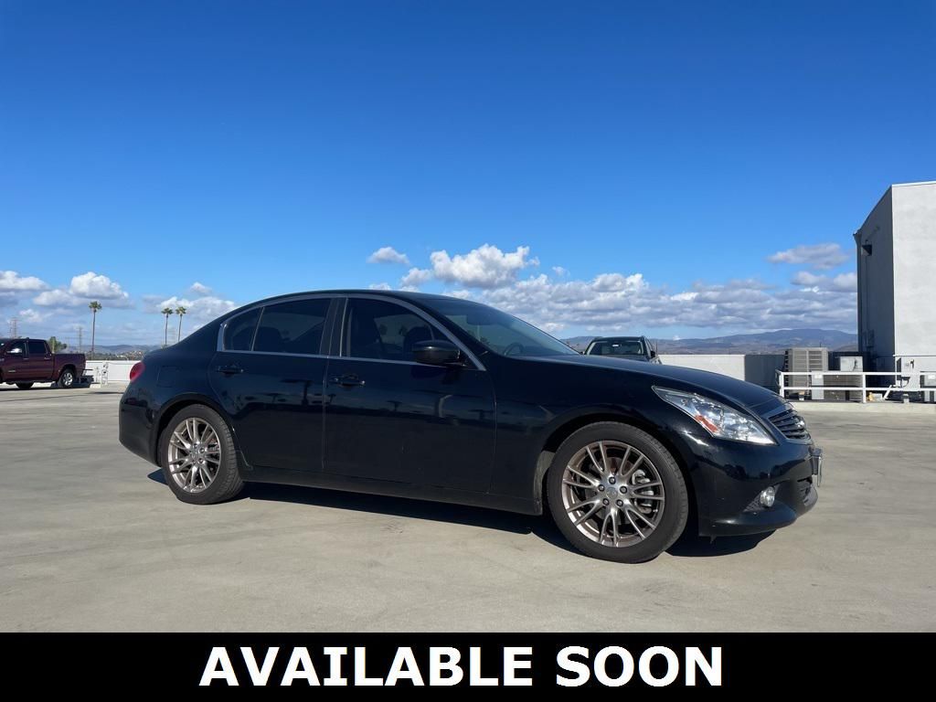 2013 INFINITI G37
