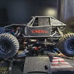 Axial Capra