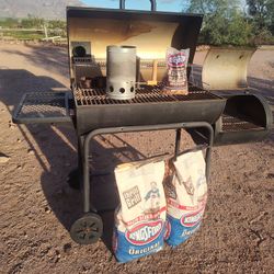 Char-Griller BBQ Grill W/ Side Smoker