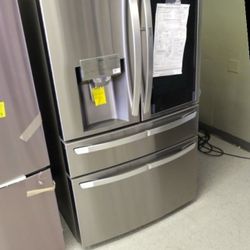 LG INSTAVIEW FRENCH 4 DOOR REFRIGERATOR WITH CRAFT ICE OPEN BOX ITEM