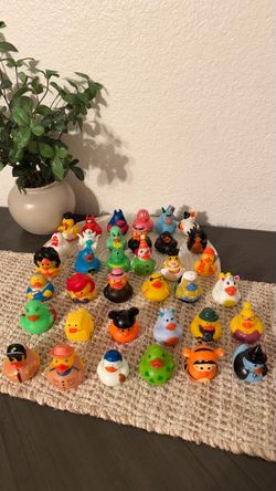 100 Lot of Novelty Rubber Ducks ✨new