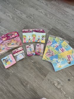 Classic Disney Princess Birthday Decorations Set With 12 Items