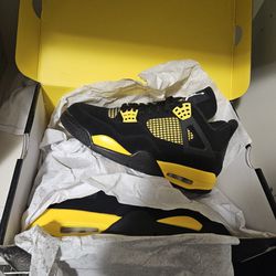 Jordan 4 Thunder 