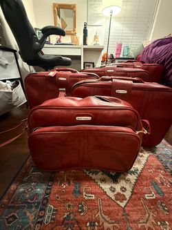 Vintage World Traveler Matching Luggage Set