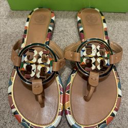 Tory Burch Thong Sandlas