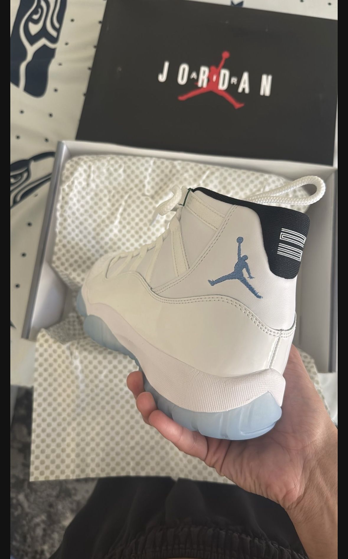 Jordan 11 legend blue