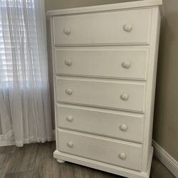5 Drawer Wooden Dresser